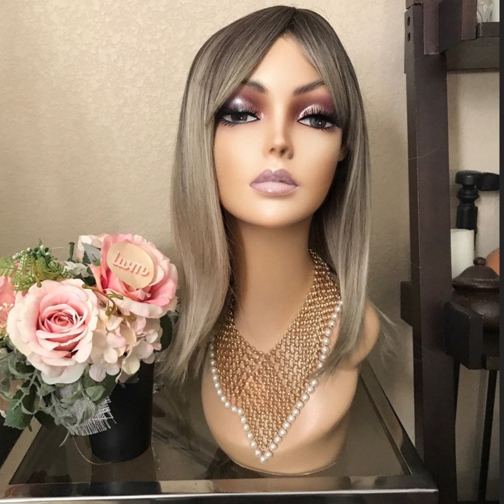 16” Ashy Blonde Ombré Wig